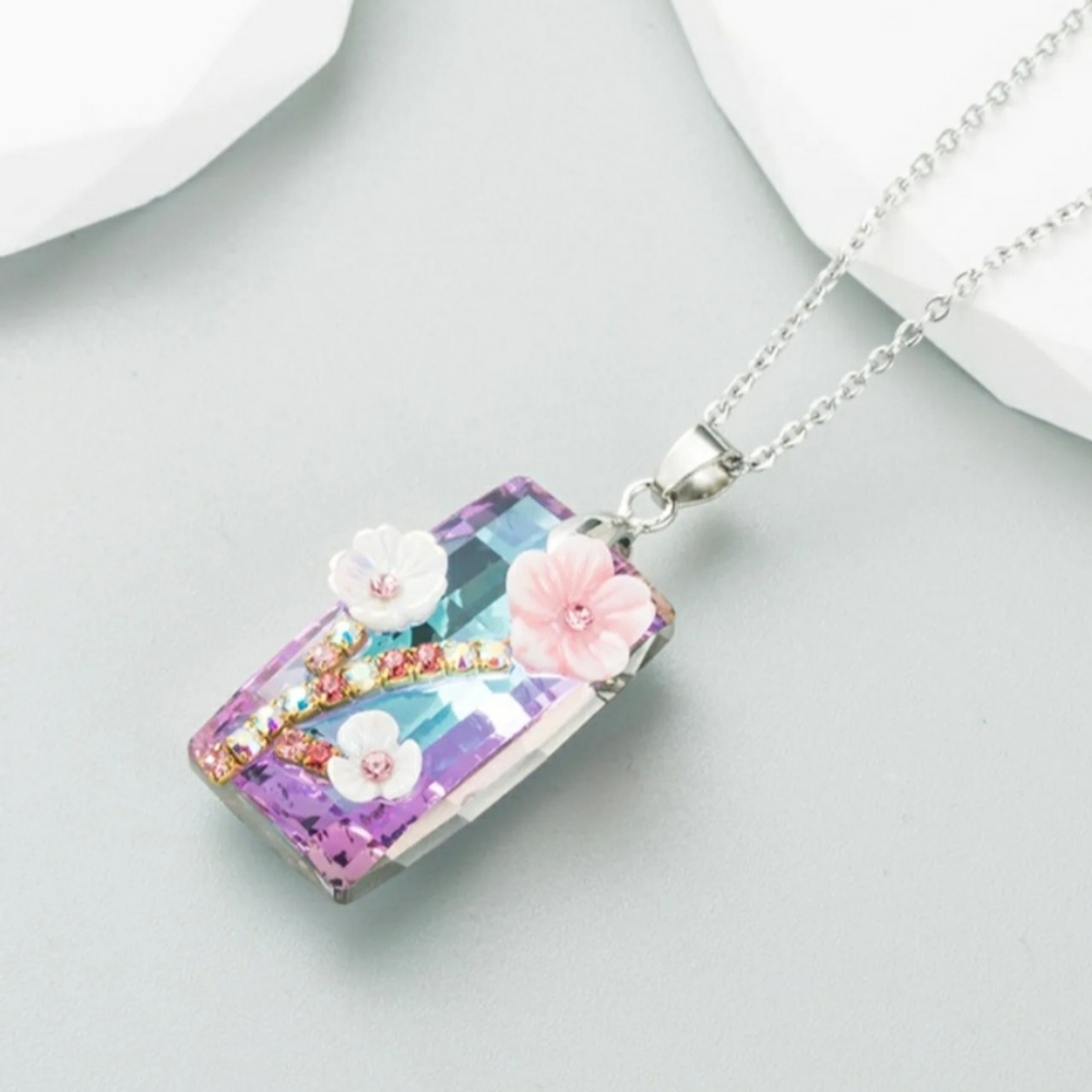 Flower Pendant Necklace Pink With Alloy Plating